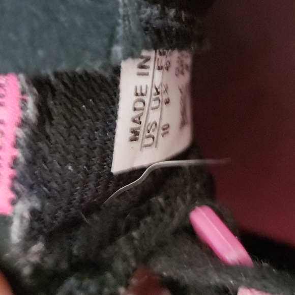 Adidas pink/black running shoes. Size 10 - Picture 5 of 5